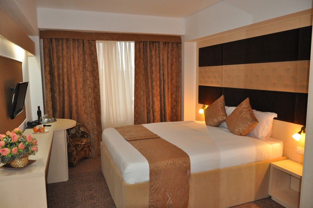 كرايوفا Hotel Plaza الغرفة الصورة